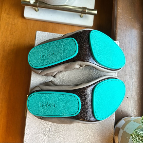 Tieks taupe flats - Picture 2 of 2